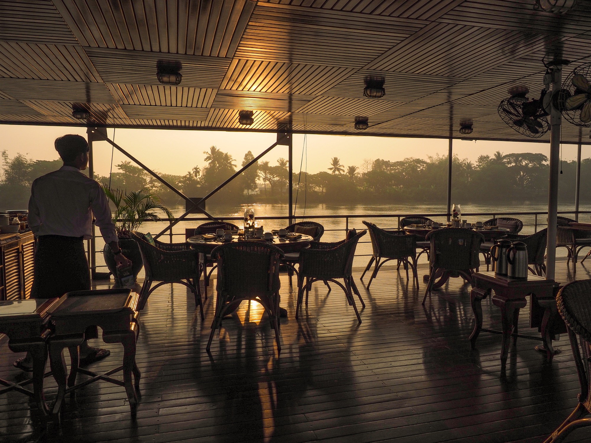 Pandaw RV Katha Pandaw Restaurant.jpg